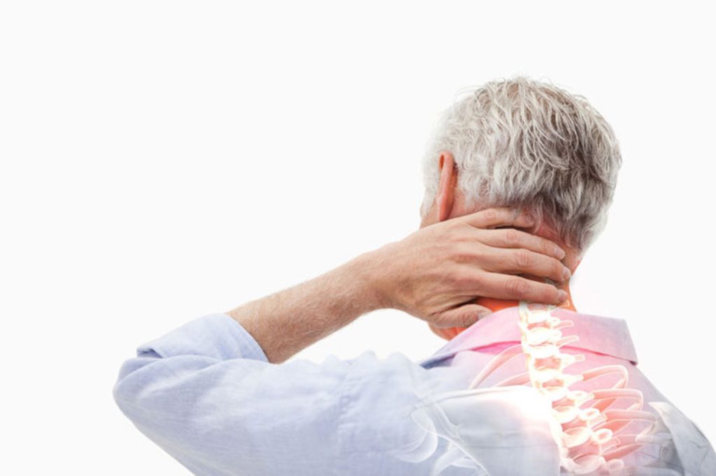 Đau nhức xương khớp người cao tuổi