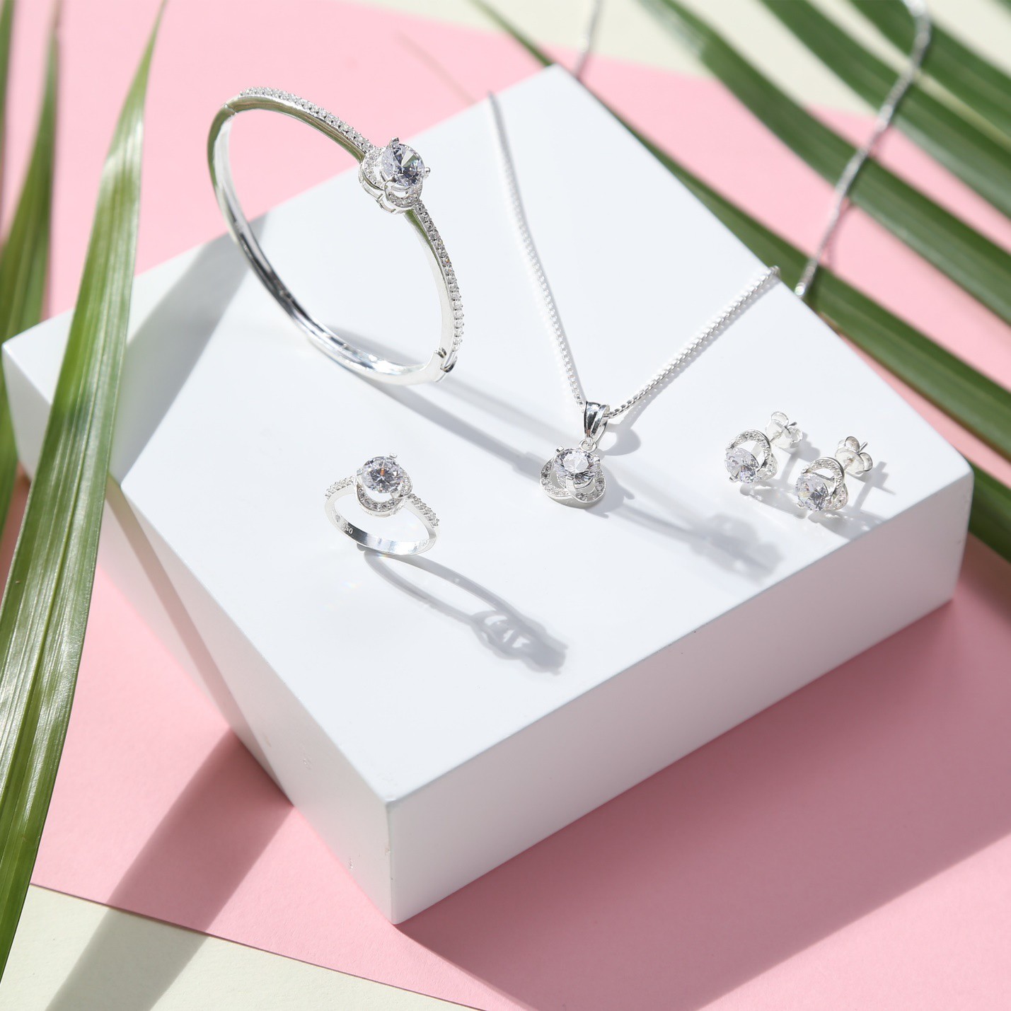 Ý Tưởng Quà 20 tháng 10 cho Người Yêu