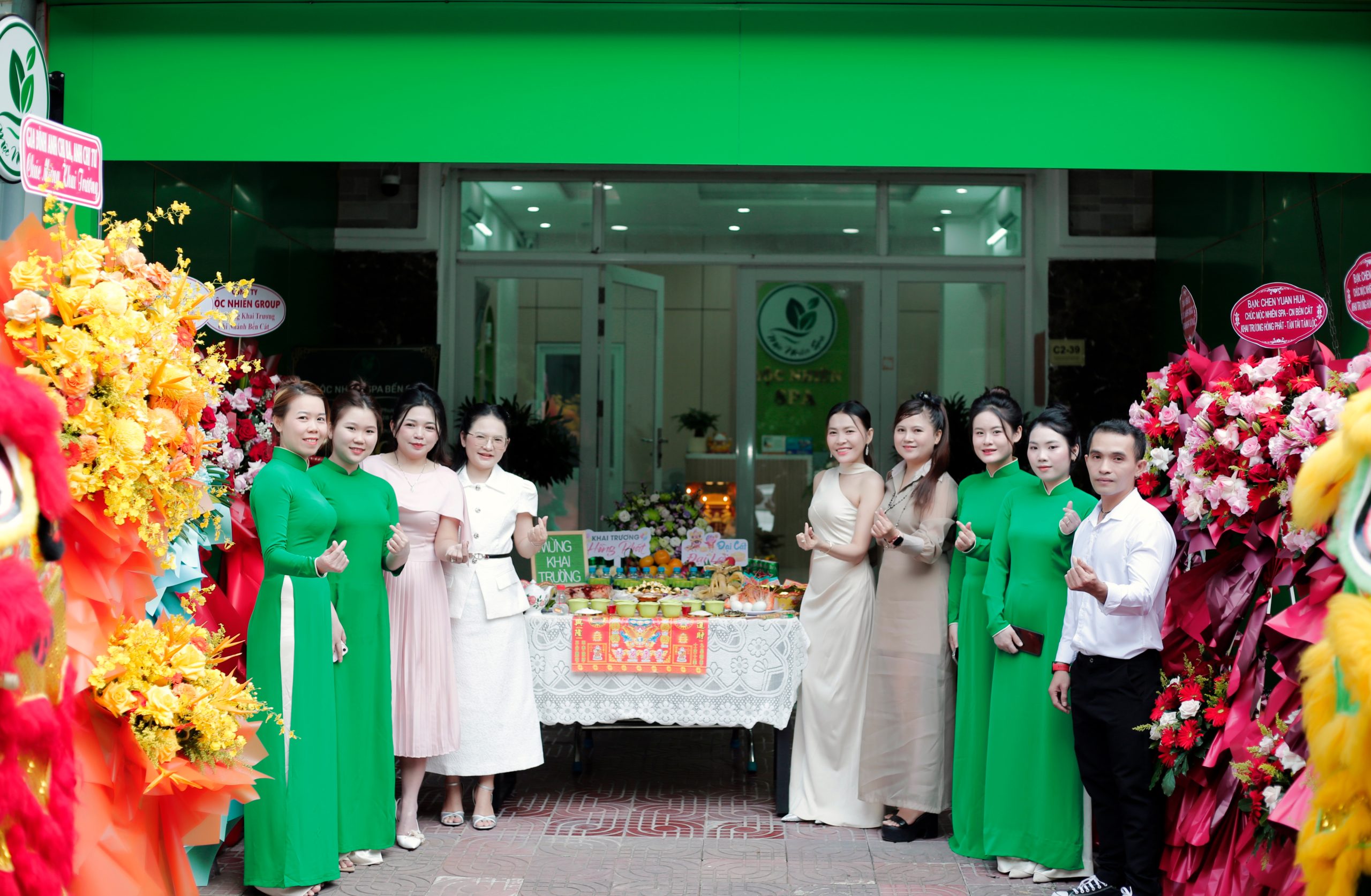 Không khí sôi động trước bổi lễ khai trương chi nhánh mới