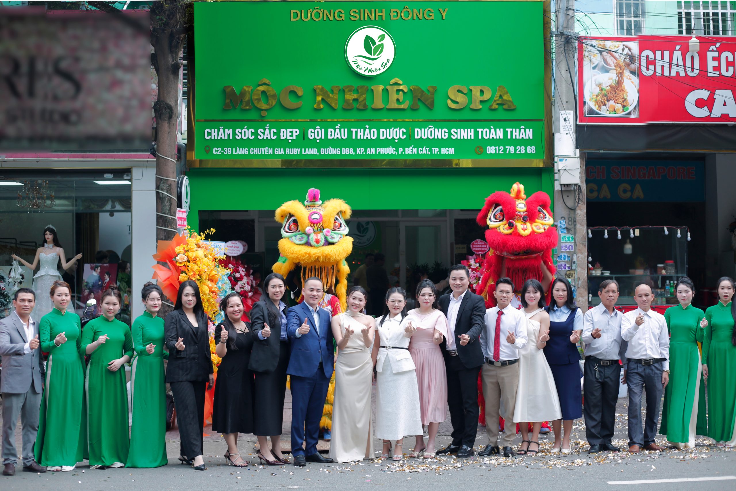 Buổi lễ khai trương diễn ra dưới sự có mặt của Ban Lãnh Đạo và Quý khách hàng