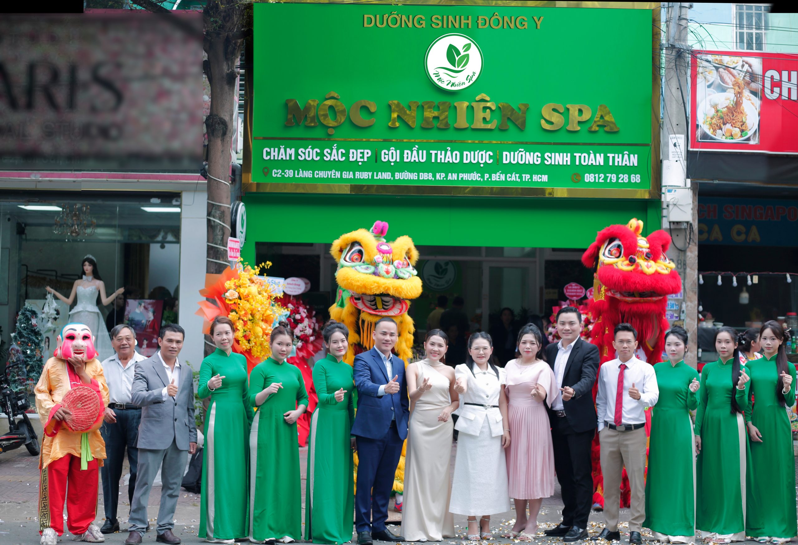 Ban lãnh đạo Mộc Nhiên Group đến tham dự buổi khai tương của Mộc Nhiên Spa Bến Cát